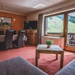 Appartementhaus Am Gschwandtkopf Daire Seefeld in Tirol